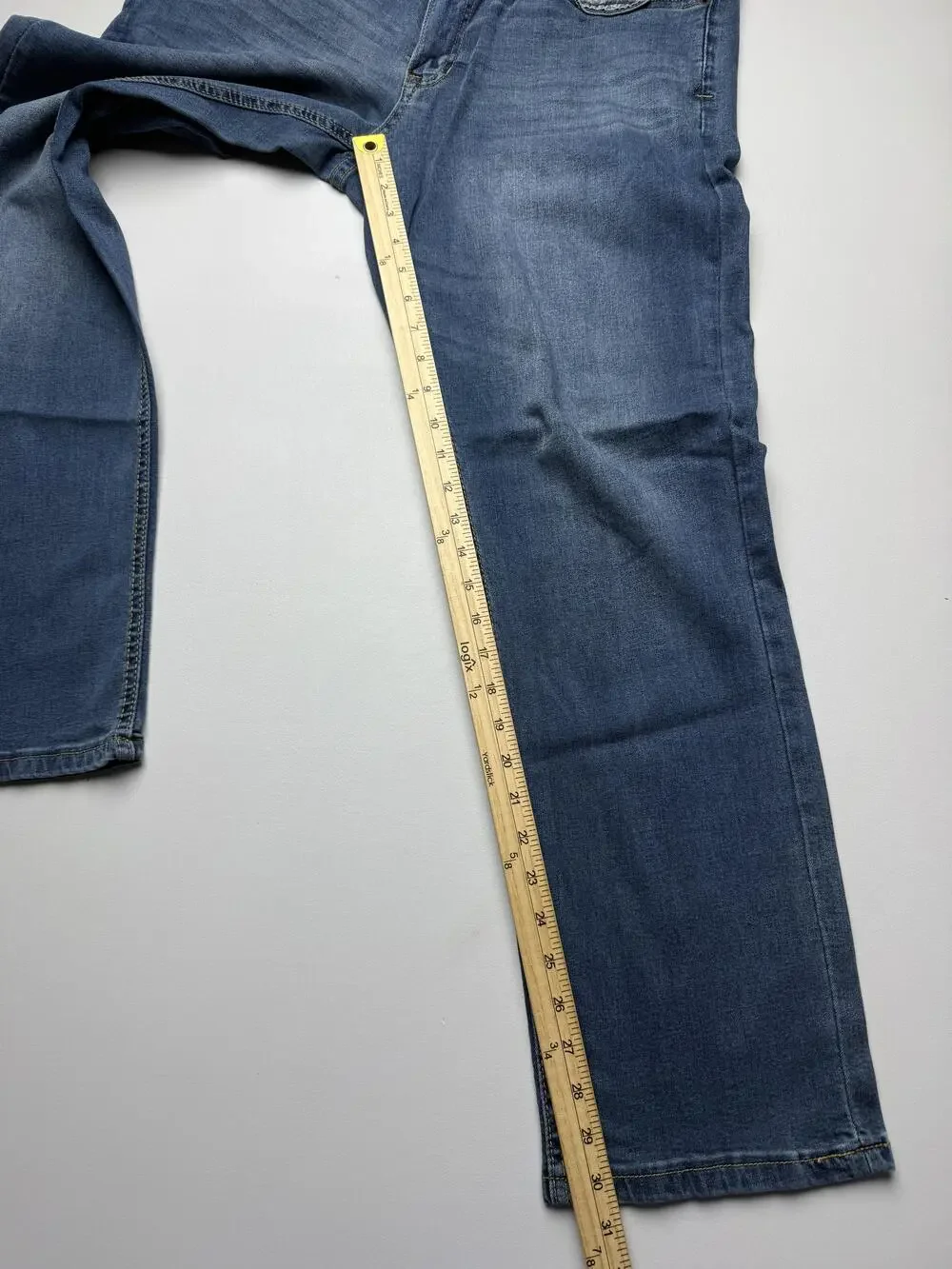 Izod Jeans Mens 36x32 Blue Med Wash Denim Regular Straight Stretch Casual